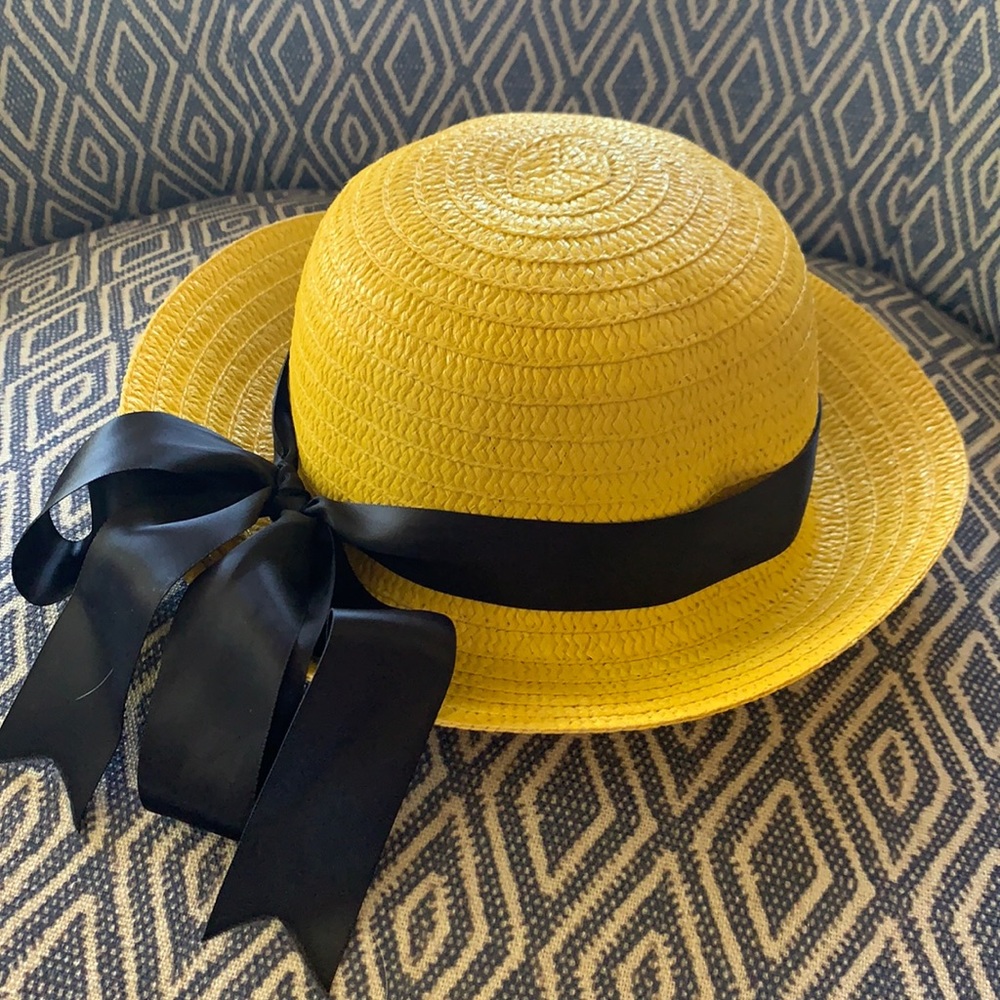 Girls costume Madeline hat